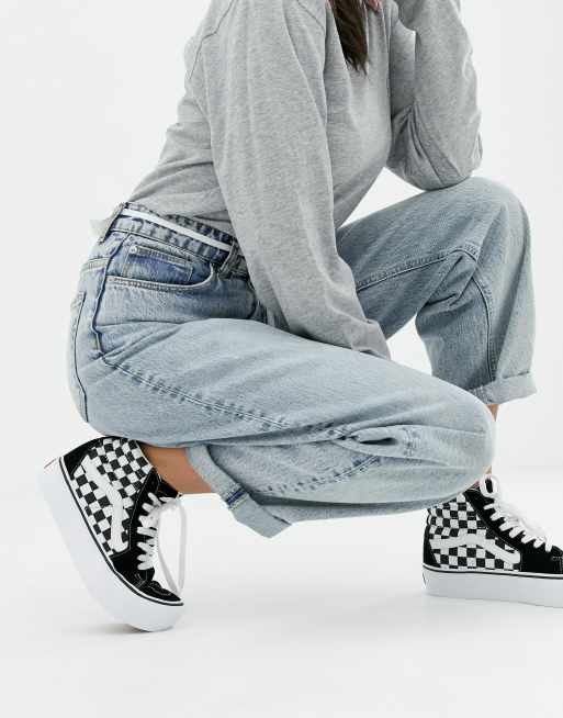 Vans - Sk8-Hi - Zwarte sneakers met dambordprint en plateauzool