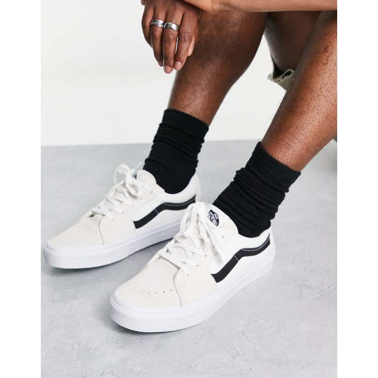 Vans Sk8 Low Baskets basses avec bande noire sur les c t s Blanc