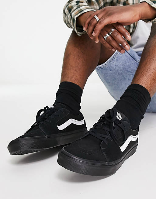 Vans – sk8-low – Sneaker in Schwarz mit weißem Seitenstreifen | ASOS