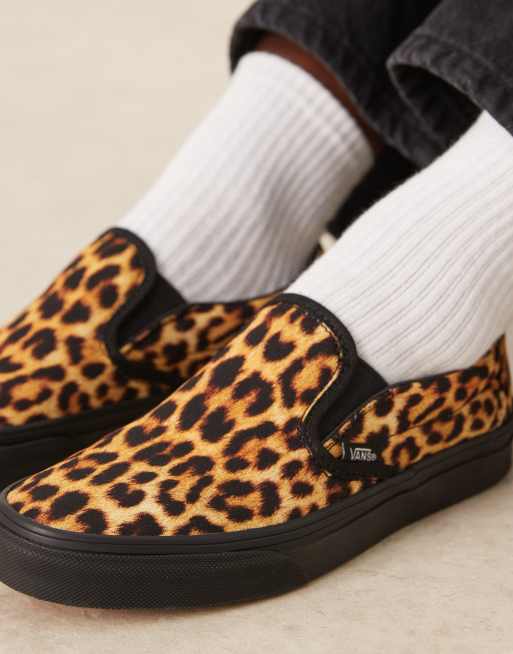 Vans Slip-On sneakers in leopard print, 4 of 5