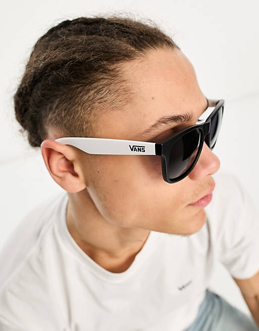 Vans – Spicoli 4 – Sonnenbrille in Schwarz und Weiß | ASOS