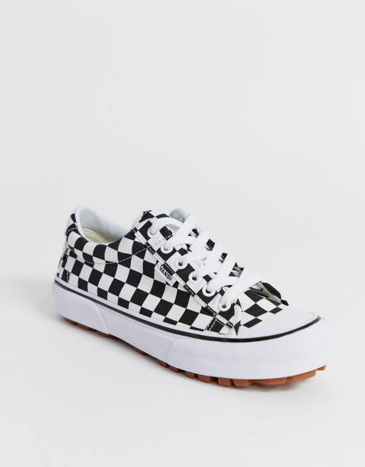 Style on sale checkered vans