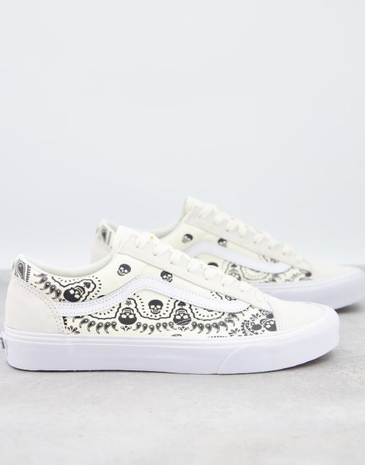Vans - Style 36 - Sneakers met bandanaprint in wit