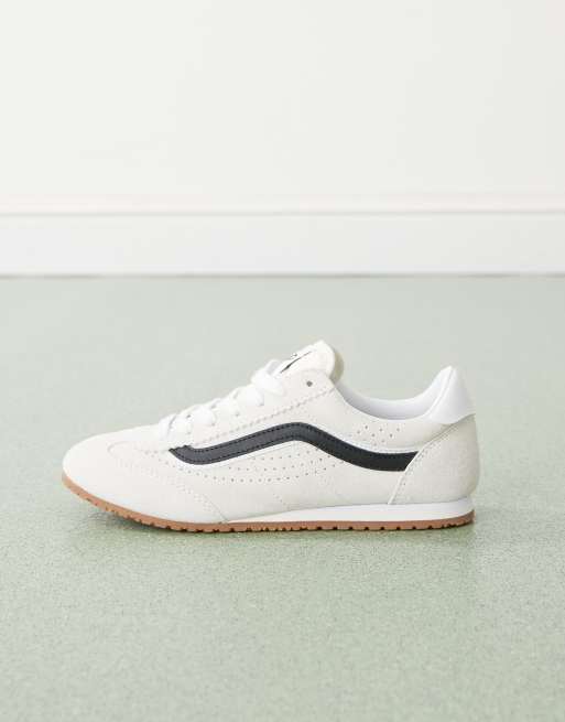 Vans Super Lowpro sneakers in white and black
