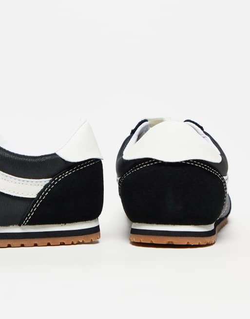 Vans Super Lowpro suede terrace trainers in black, 3 of 4