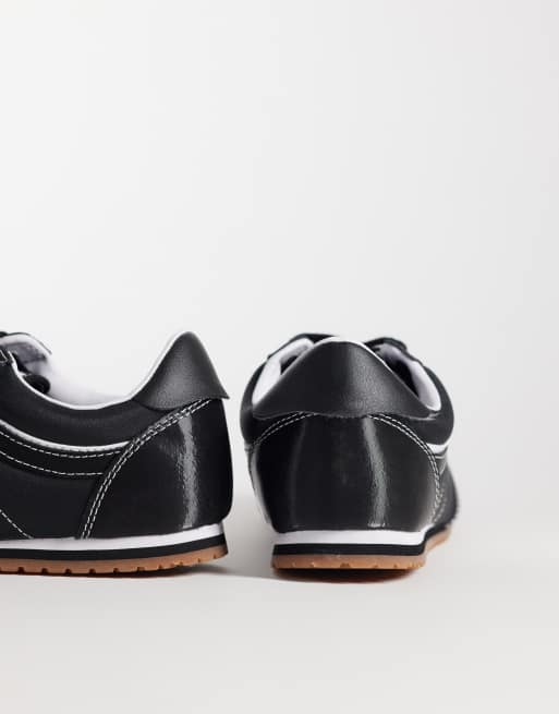 Vans Super Lowpro trainers in black, 3 of 5