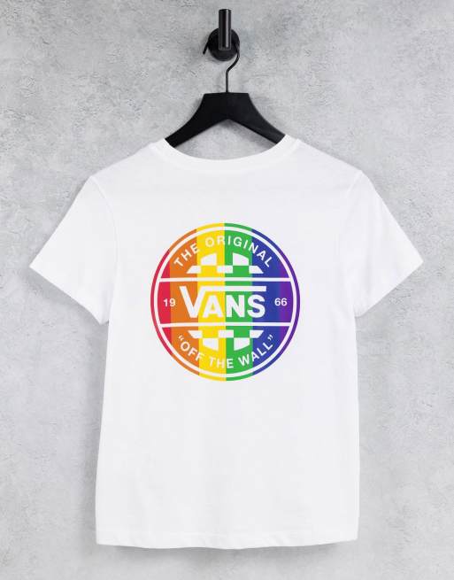 Vans - T-shirt bianca con stampa di prisma arcobaleno sul retro | ASOS