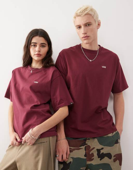 Vans - T-shirt met logo op linkerborst in bordeauxrood, exclusief bij ASOS