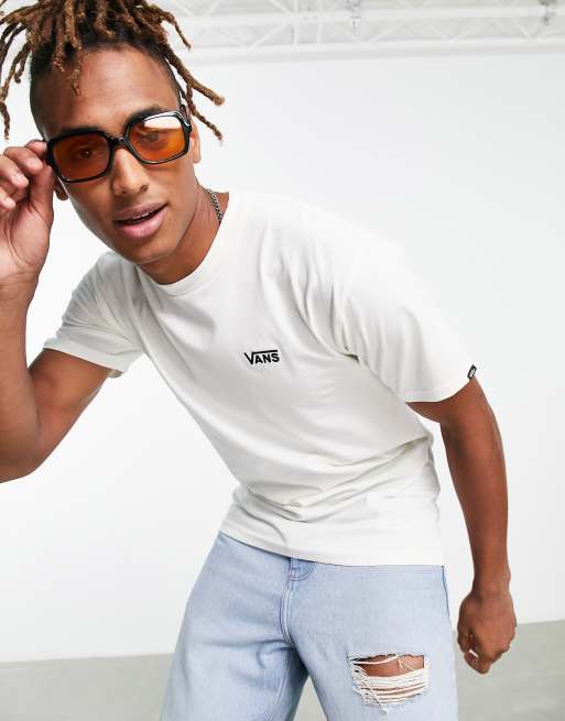  Vans – T-Shirt mit Logo auf der linken Brust in gebrochenem Weiß, exklusiv bei ASOS 