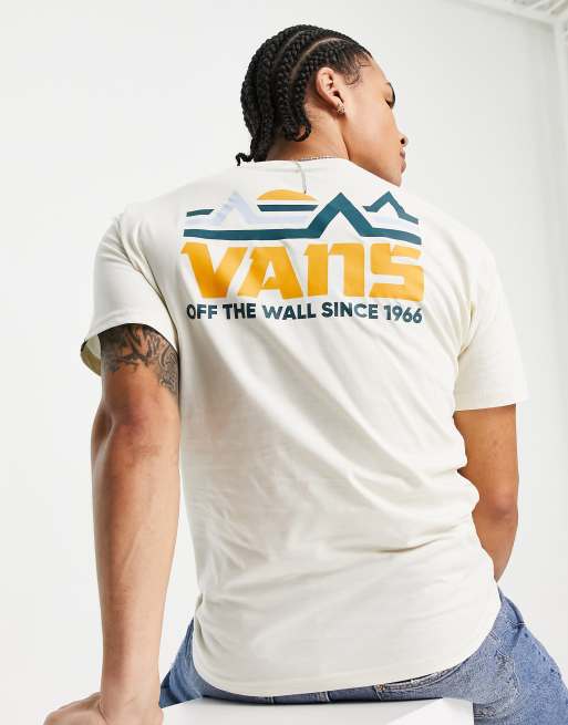 Vans – T-shirt w kolorze złamanej bieli z nadrukiem z motywem gór na plecach