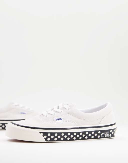 Vans a outlet pois