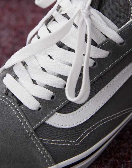 Vans UA Old Skool sneakers in gray and white, 3 of 5