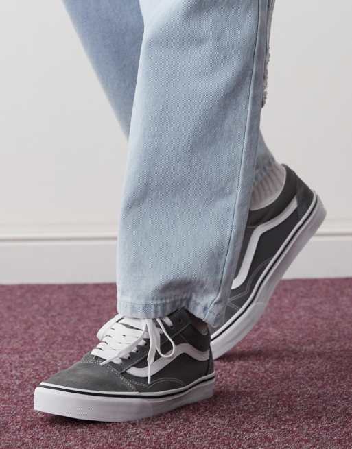 Vans UA Old Skool sneakers in gray and white, 4 of 5