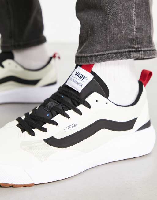 Vans Ultra Range sneakers in white and black, 3 of 4