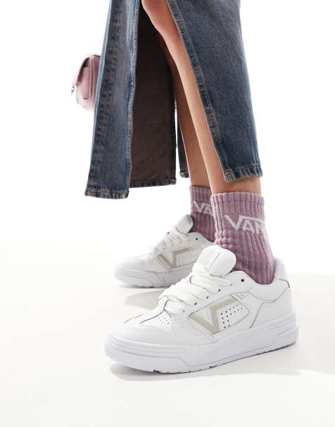 Vans - Upland - Leren sneakers met dikke zool in wit en beige - view 1