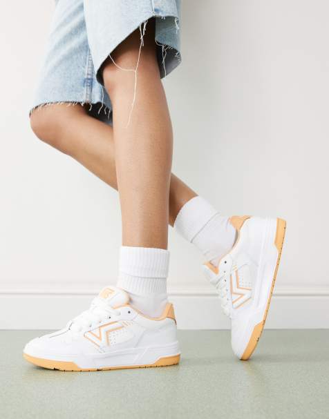 Vans - Upland - Leren sneakers met dikke zool in wit en oranje - view 1