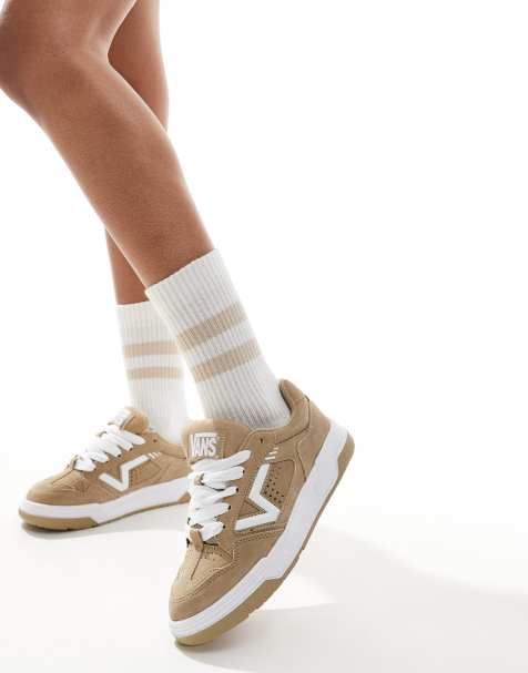 Vans - Upland - Suède sneakers met dikke zool in bruin - view 1