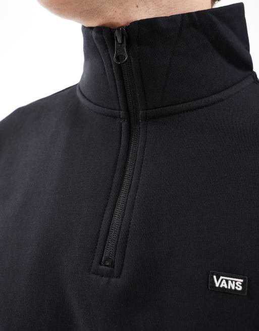 Vans Versa Standard Sweatshirt aus Fleece in Schwarz mit Logo auf der linken Brust und kurzem Rei verschluss