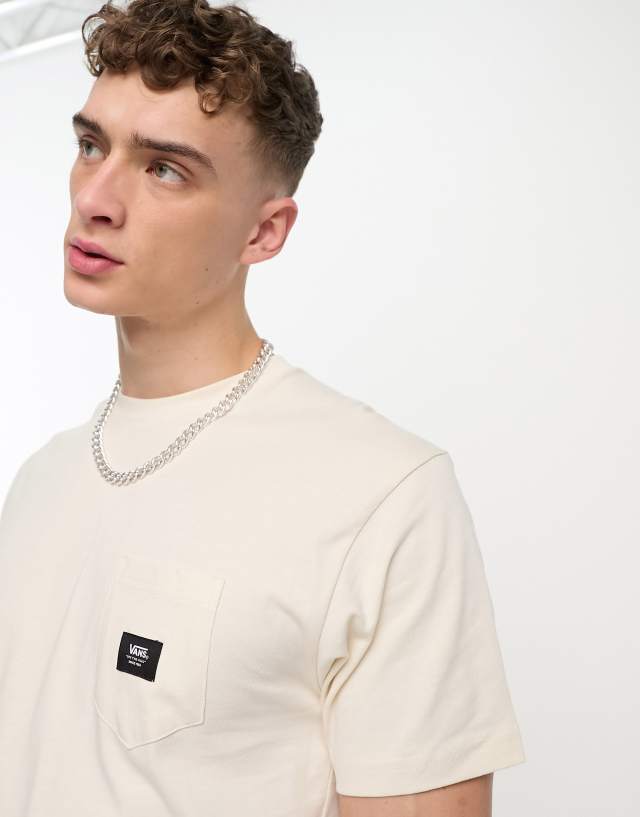 Vans - woven patch pocket t-shirt in off white