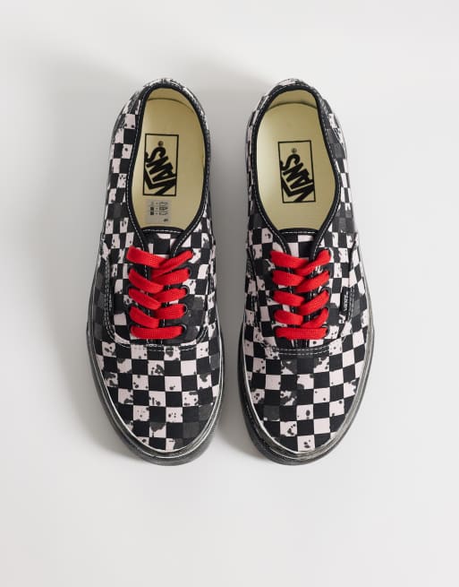 Vans - Zapatillas de deporte Authentic en tablero de ajedrez negro y rojo, 3 de 5