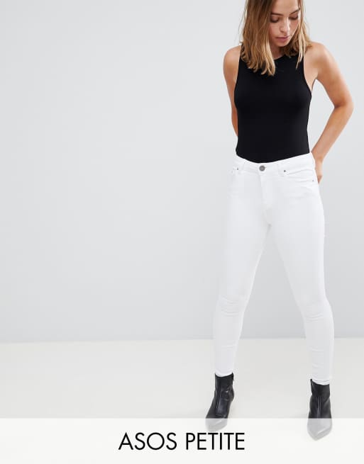 Vaqueros ajustados de talle alto en blanco Ridley de ASOS DESIGN Petite