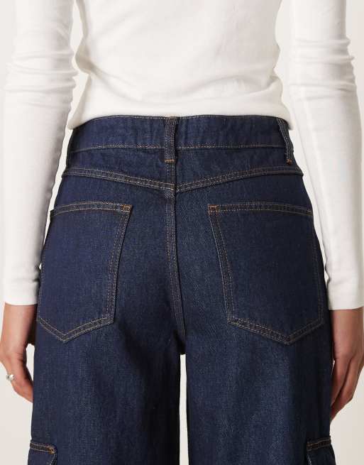 Vaqueros azul añil de corte depurado y estilo carpintero con bolsillos utilitarios de ASOS DESIGN, 4 de 5