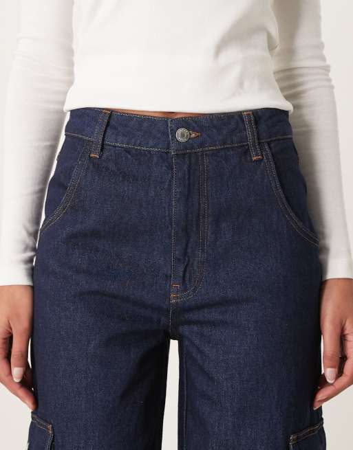 Vaqueros azul añil de corte depurado y estilo carpintero con bolsillos utilitarios de ASOS DESIGN, 5 de 5