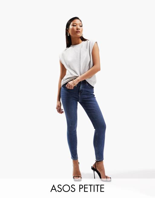 Vaqueros azul medio auténtico de corte pitillo Ultimate de ASOS DESIGN Petite