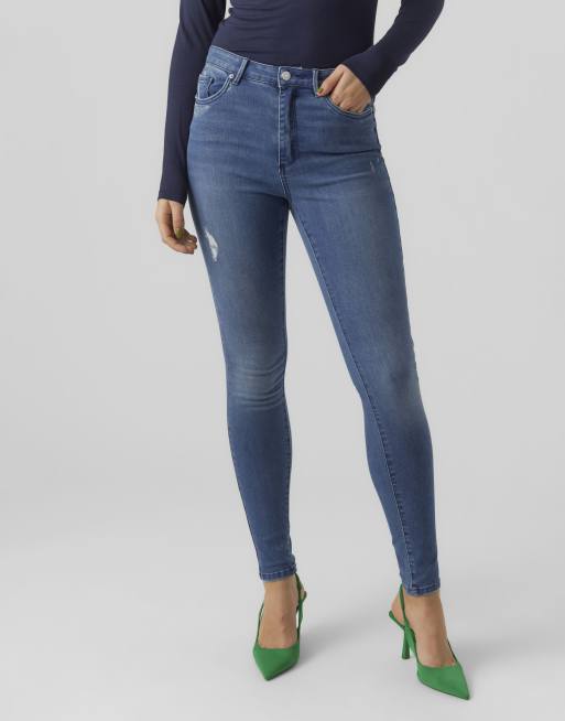 Vaqueros azul medio de corte pitillo de Vero Moda
