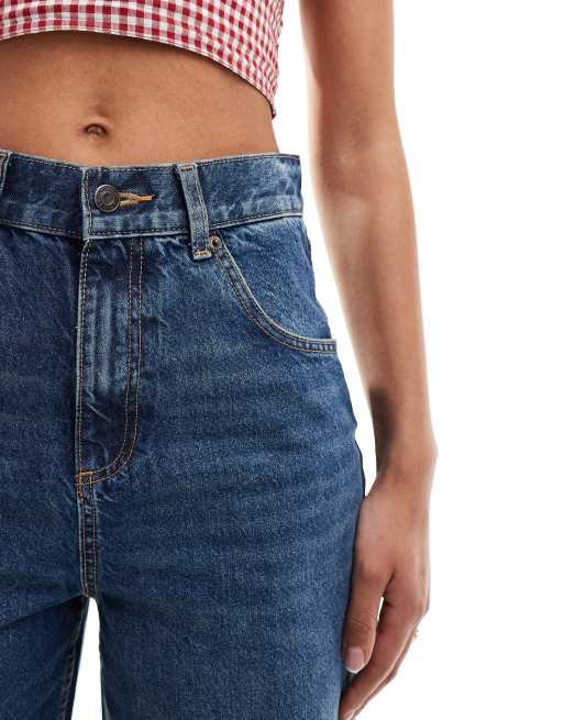 Vaqueros azul medio de corte suelto con dobladillos anchos de ASOS DESIGN, 2 de 5