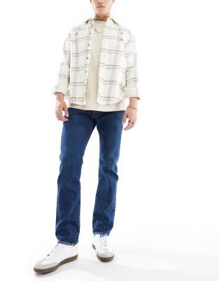 Vaqueros azul medio de corte tapered 502 de Levi's - view 1