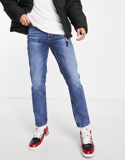 Vaqueros azul medio de corte tapered 634 de HUGO