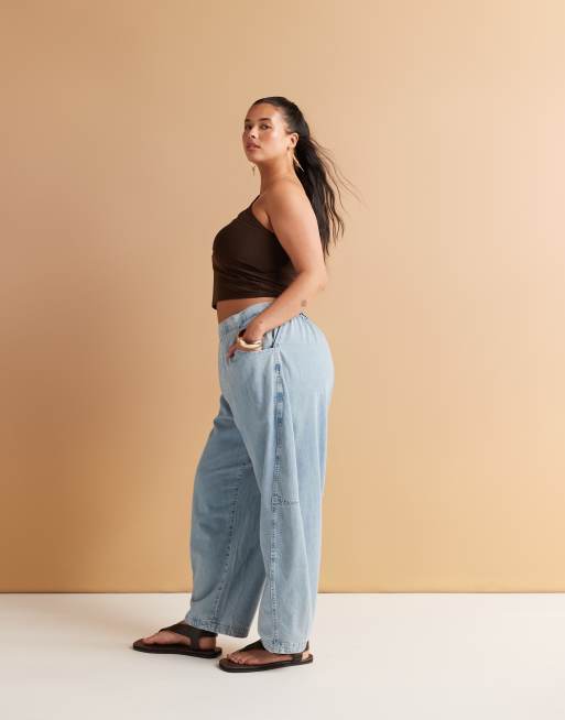 Vaqueros azul medio de estilo harén de tejido suave de ASOS DESIGN Curve, 2 de 5