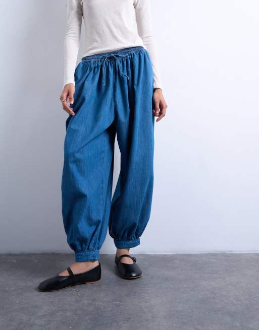 Vaqueros azul medio de talle medio y corte globo de Topshop, 3 de 5