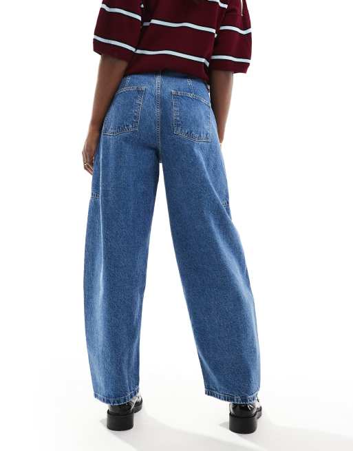 Vaqueros azul medio depurado de pernera barrel con detalle de costuras de ASOS DESIGN, 2 de 5