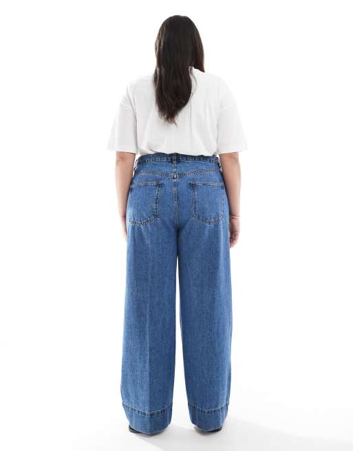Vaqueros azul medio oscuro de pernera ancha con detalle de pliegue en la parte delantera de ASOS DESIGN Curve, 2 de 5