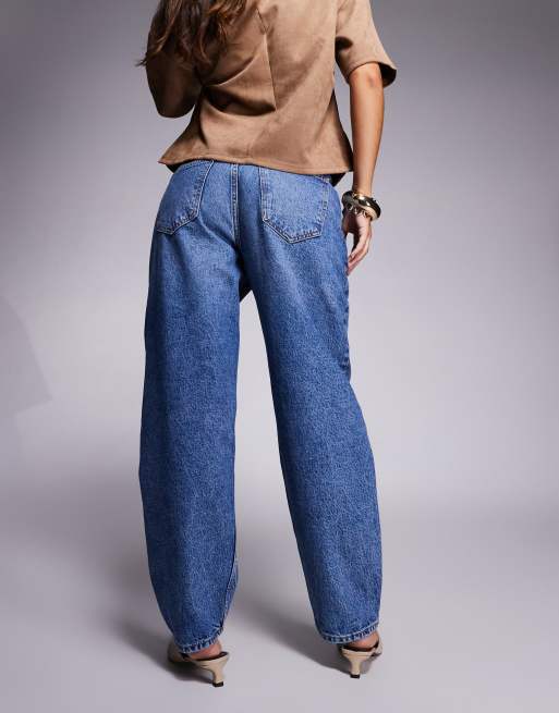 Vaqueros azul medio oscuro de talle alto y corte slim barrel de ASOS DESIGN, 2 de 5