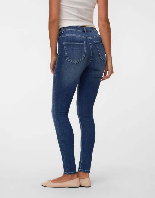 Vaqueros azul oscuro de corte pitillo de Vero Moda, 2 de 6