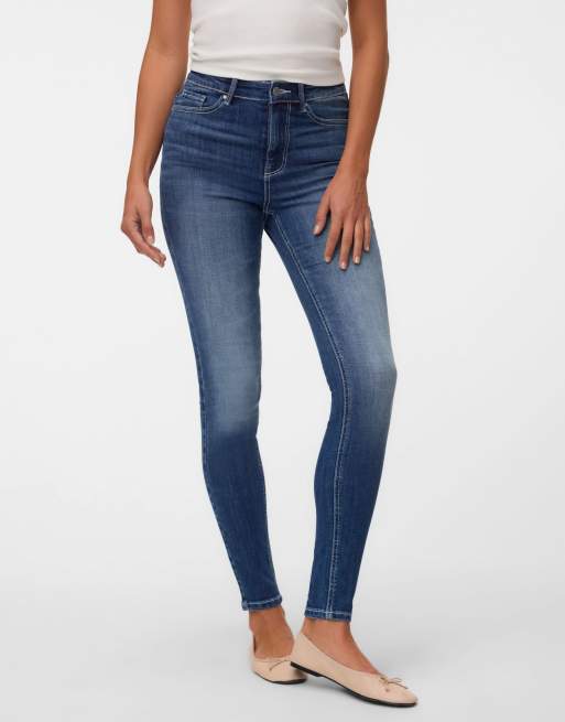 Vaqueros azul oscuro de corte pitillo de Vero Moda, 3 de 6