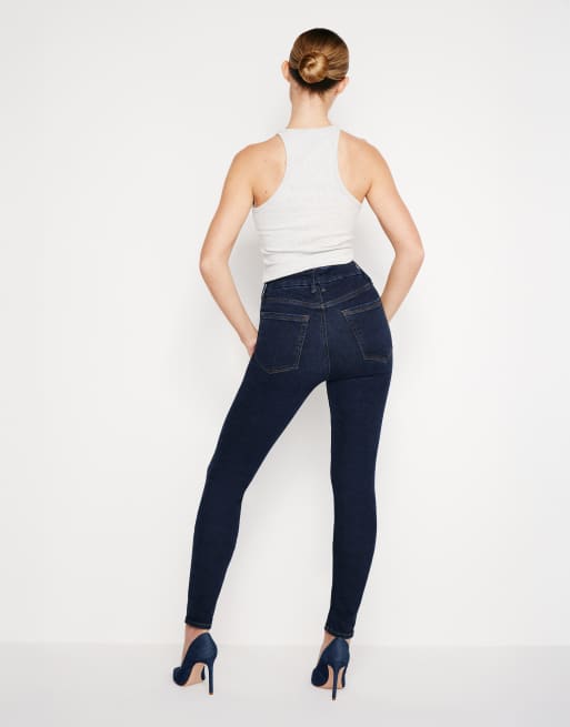 Vaqueros azules de corte pitillo con lavado oscuro Always Fits Good Legs de Good American, 3 de 3