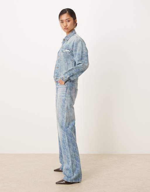 Vaqueros azules de corte recto estilo años 90 con lavado claro y logo estampado de Calvin Klein Jeans , 3 de 5