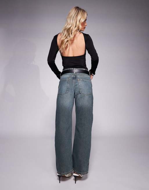 Vaqueros azules de corte recto holgado con lavado oscuro de River Island Petite, 2 de 5
