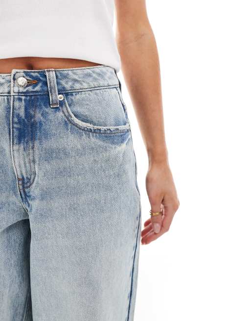 Vaqueros azules holgados con lavado ácido de Miss Selfridge Petite, 2 de 5