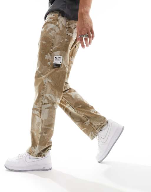 Vaqueros beis con estampado de camuflaje de AAPE BY A BATHING APE®