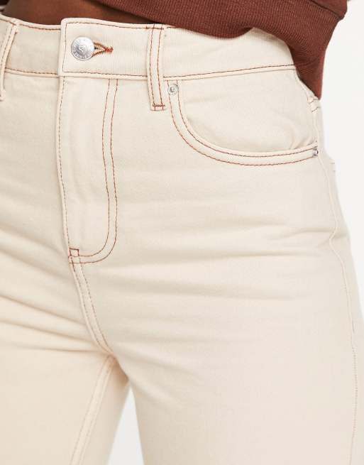 Vaqueros beis de pernera recta con pespuntes en contraste de Miss Selfridge, 4 de 5