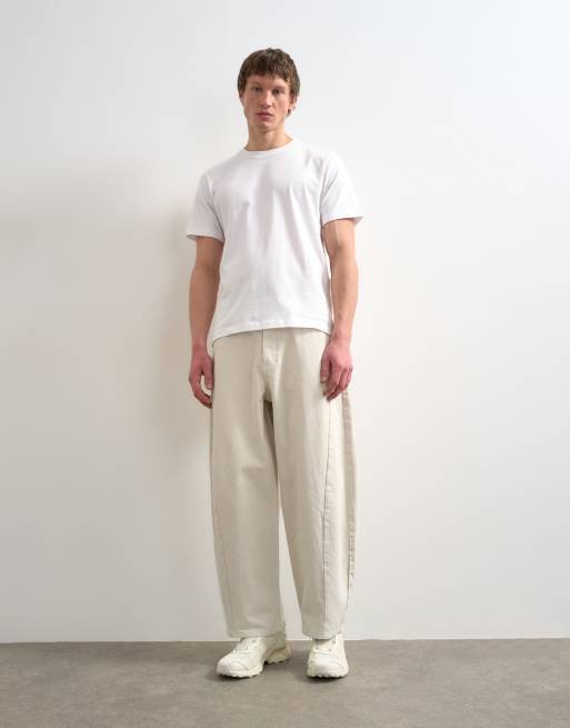 Vaqueros blancos rígidos de corte barrel de Topman, 2 de 7