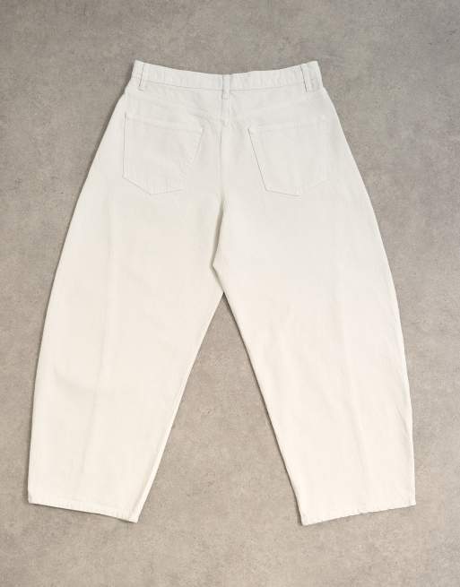 Vaqueros blancos rígidos de corte barrel de Topman, 7 de 7