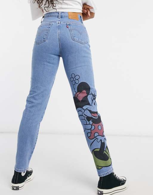 Vaqueros boyfriend azul oscuro con diseño de Mouse Levi's x Disney | ASOS