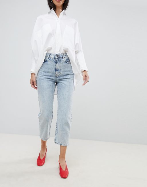 Vaqueros boyfriend con pernera recta y rodillas rasgadas en negro desgastado de ASOS DESIGN