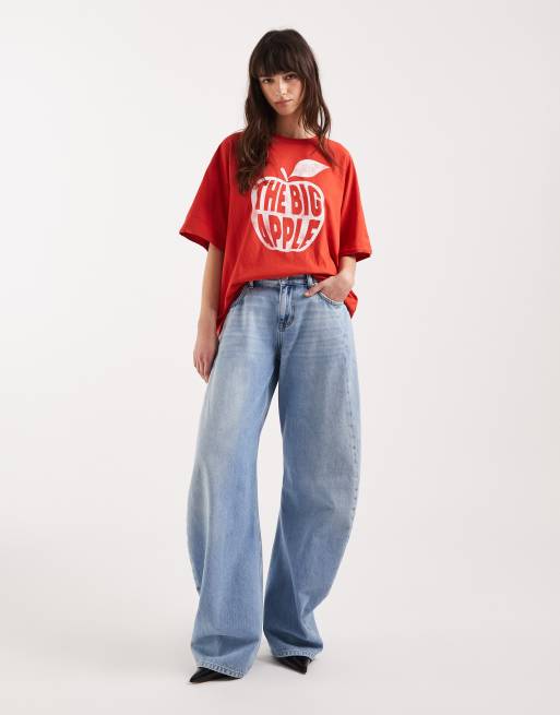 Vaqueros boyfriend descoloridos con diseño torcido de Topshop